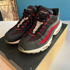 AIR MAX 95s ((Sz. 8.5))